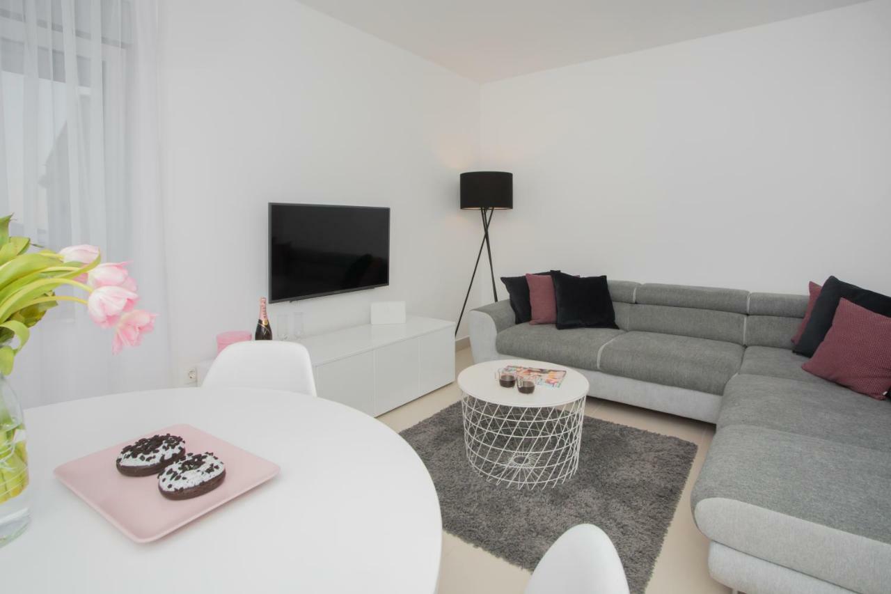 Apartment Luni Primošten Εξωτερικό φωτογραφία