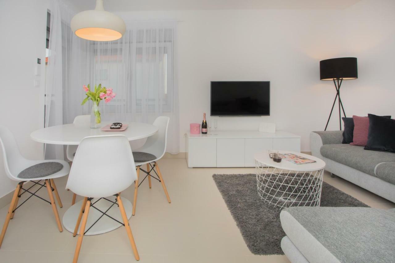 Apartment Luni Primošten Εξωτερικό φωτογραφία